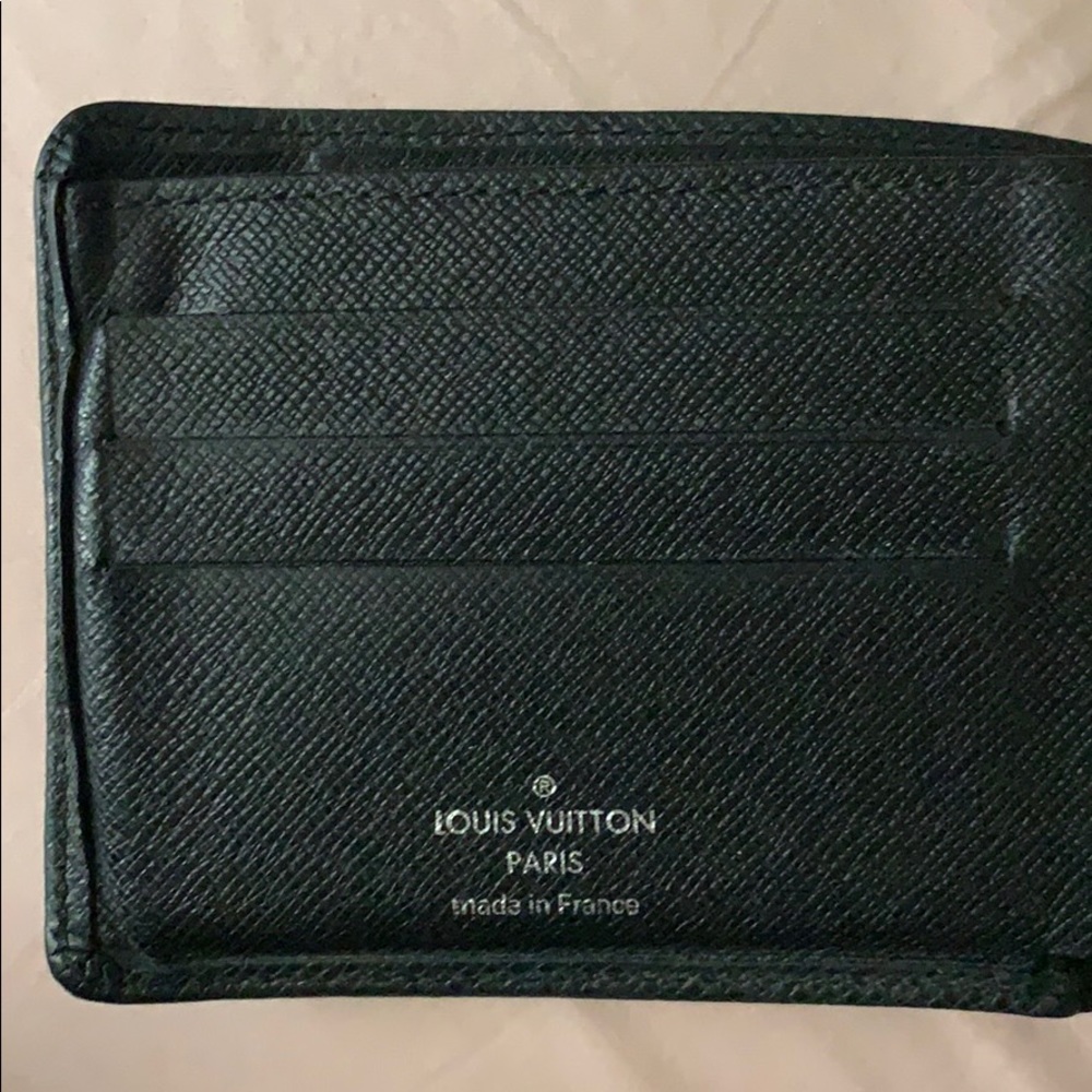Louis Vuitton men’s wallet in black